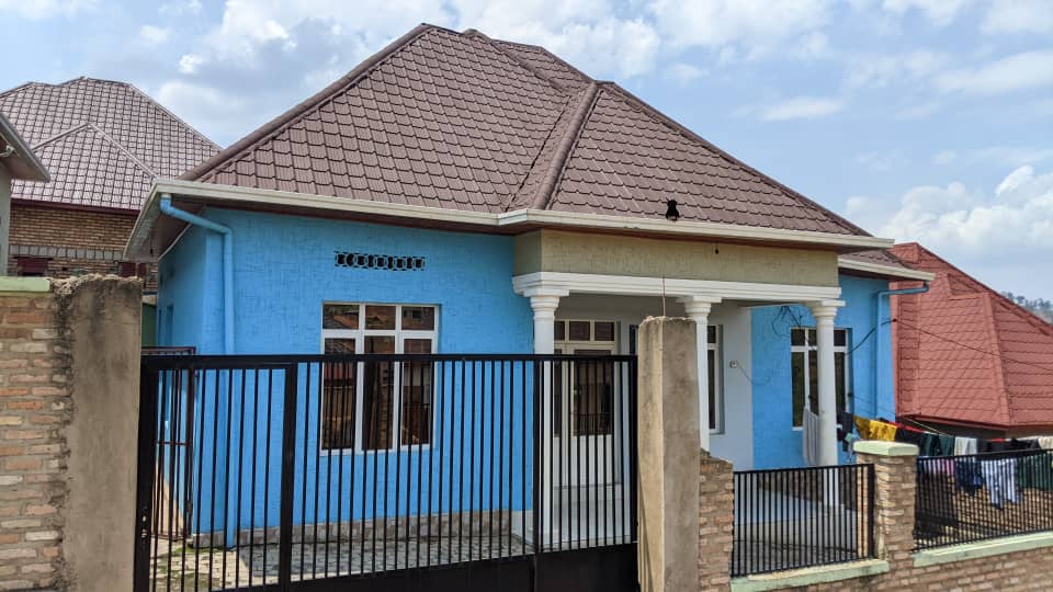 House for sale at Bishenyi-Mugomero